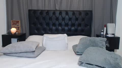 Snapshot of ray_weed chatting on 01/03/25, 02:54 Ray online show from 01/03/25, 02:54