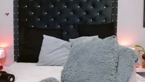 Snapshot of ray_weed chatting on 02/25/25, 02:25 Ray online show from 02/25/25, 02:25