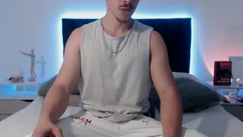 Snapshot of ray_weed chatting on 09/09/25, 01:49 Ray online show from 09/09/25, 01:49