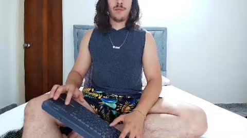 Snapshot of ray_weed chatting on 08/05/26, 10:44 Ray online show from 08/05/26, 10:44
