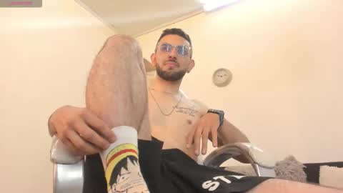 rayan_ortiz online show from 11/19/25, 03:50