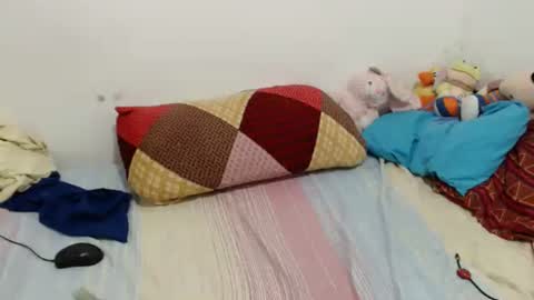 Snapshot of raycatt chatting on 01/11/25, 05:10 Ray  online show from 01/11/25, 05:10