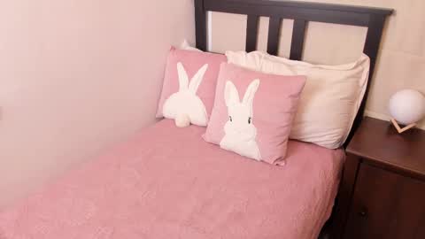 Snapshot of raychell_black chatting on 02/13/25, 04:07 Raychell Black online show from 02/13/25, 04:07