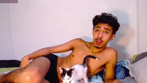 Snapshot of raydevil_ chatting on 01/06/25, 06:20 Rayn online show from 01/06/25, 06:20