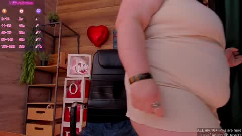 Snapshot of raydirin chatting on 03/05/25, 04:46 Ray online show from 03/05/25, 04:46