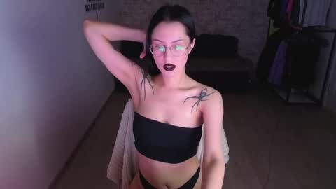 Snapshot of raylsjulie chatting on 10/17/25, 08:17 see u next time 0300 UTC 0 online show from 10/17/25, 08:17