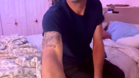 Snapshot of raymag444 chatting on 02/01/26, 05:17 raymag444 online show from 02/01/26, 05:17