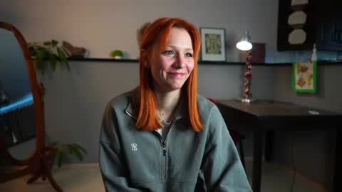 Snapshot of raymondevendelin chatting on 04/24/26, 04:26 Mary online show from 04/24/26, 04:26