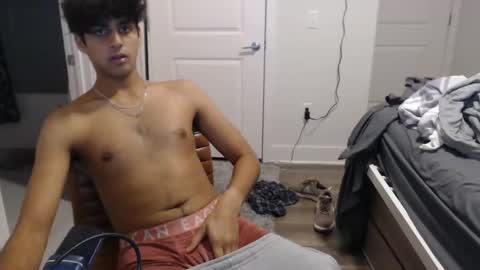 Snapshot of raymondg8596 chatting on 11/13/25, 05:28 raymondg8596 online show from 11/13/25, 05:28