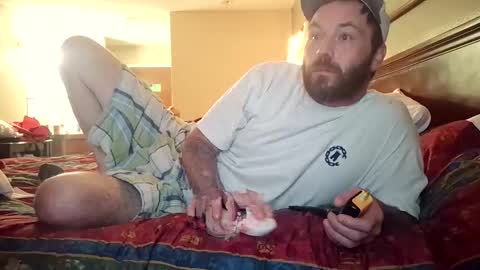 Snapshot of raynliz chatting on 03/23/26, 01:26 Liz and Ray online show from 03/23/26, 01:26