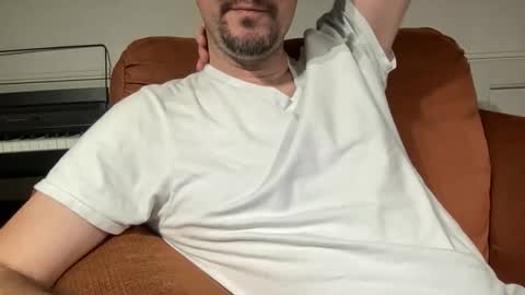 Snapshot of rayos789 chatting on 03/17/26, 02:05 rayos789 online show from 03/17/26, 02:05