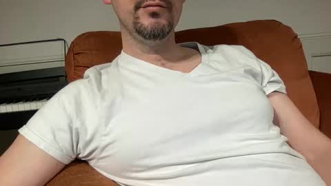 Snapshot of rayos789 chatting on 04/10/26, 03:56 rayos789 online show from 04/10/26, 03:56