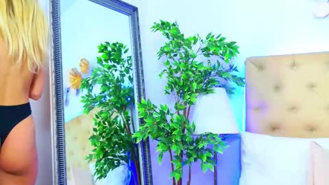 Snapshot of raysadrake chatting on 03/27/26, 08:26 RaysaDrake online show from 03/27/26, 08:26