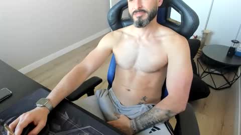 Snapshot of raysexparty chatting on 04/01/26, 05:10 raysexparty online show from 04/01/26, 05:10