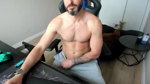 Snapshot of raysexparty chatting on 04/21/26, 05:39 raysexparty online show from 04/21/26, 05:39