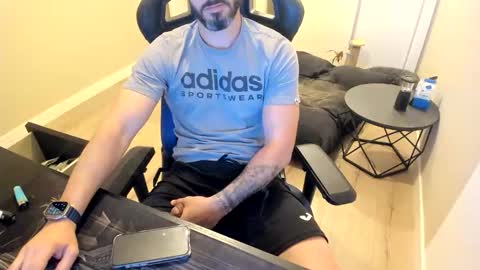 Snapshot of raysexparty chatting on 04/26/26, 04:43 raysexparty online show from 04/26/26, 04:43