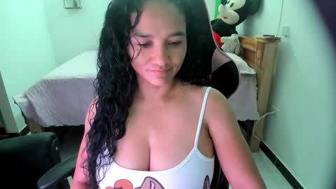 Danna online show from 10/21/25, 03:57