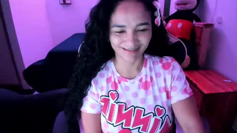 Snapshot of rayza_mature_ chatting on 06/24/26, 04:50 Danna online show from 06/24/26, 04:50