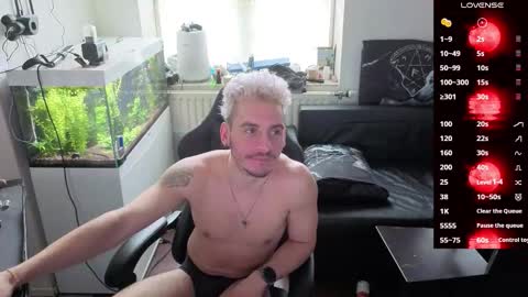 Rayzel online show from 03/17/26, 01:25