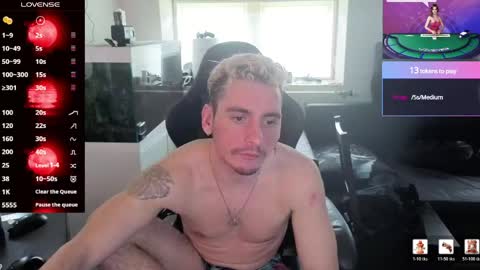 Snapshot of rayzel_white chatting on 06/06/26, 02:11 Rayzel White online show from 06/06/26, 02:11