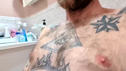 Snapshot of raziebaby chatting on 10/12/25, 10:36 raziebaby online show from 10/12/25, 10:36