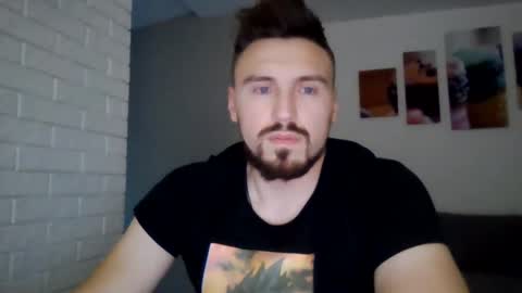 Snapshot of razvan27h chatting on 01/23/25, 02:50 Razvan27h online show from 01/23/25, 02:50