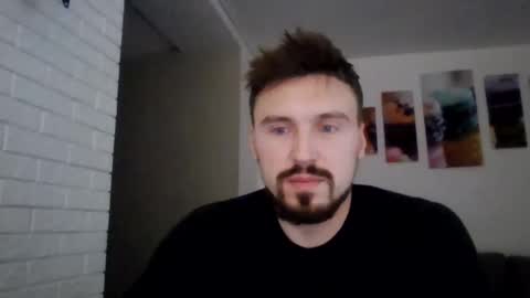 Snapshot of razvan27h chatting on 02/08/25, 05:08 Razvan27h online show from 02/08/25, 05:08