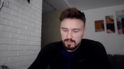 Snapshot of razvan27h chatting on 02/23/25, 05:07 Razvan27h online show from 02/23/25, 05:07