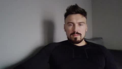 Snapshot of razvan27h chatting on 12/18/25, 09:48 Razvan27h online show from 12/18/25, 09:48