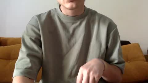 Snapshot of razvycu chatting on 03/11/25, 07:37 KingOfTransilvania online show from 03/11/25, 07:37