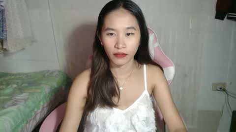 Snapshot of rea_petite chatting on 02/28/26, 07:20 Yna online show from 02/28/26, 07:20
