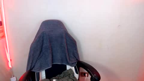 Snapshot of ready2care4youbabe chatting on 05/11/26, 06:38 Beth online show from 05/11/26, 06:38