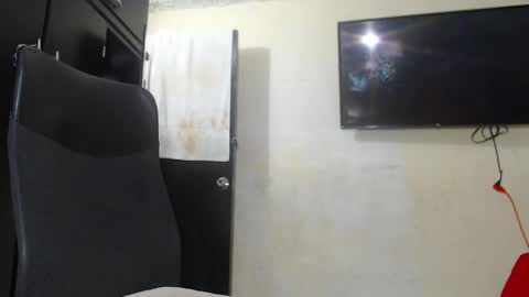 Snapshot of real1dk chatting on 12/06/24, 03:52 Sthith online show from 12/06/24, 03:52