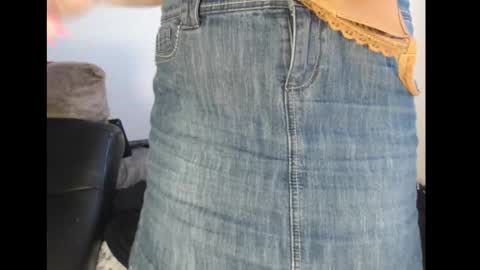 Fannie online show from 10/12/25, 04:06