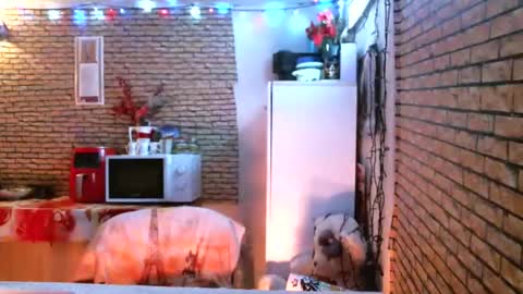 Snapshot of real_coupl3 chatting on 01/18/26, 08:34 real_coupl3 online show from 01/18/26, 08:34