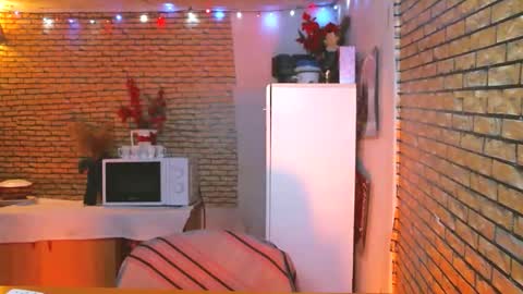 Snapshot of real_coupl3 chatting on 02/05/26, 08:46 real_coupl3 online show from 02/05/26, 08:46