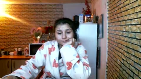 Snapshot of real_coupl3 chatting on 02/15/26, 08:46 real_coupl3 online show from 02/15/26, 08:46