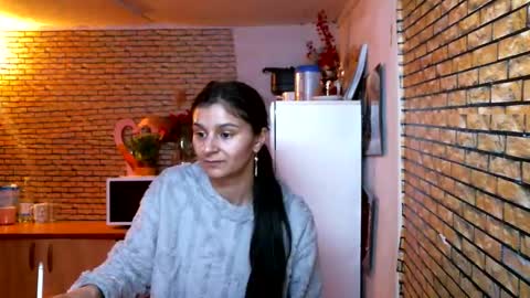 Snapshot of real_coupl3 chatting on 02/15/26, 08:49 real_coupl3 online show from 02/15/26, 08:49