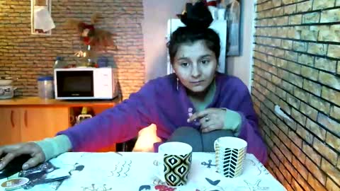 Snapshot of real_coupl3 chatting on 03/08/26, 04:38 real_coupl3 online show from 03/08/26, 04:38