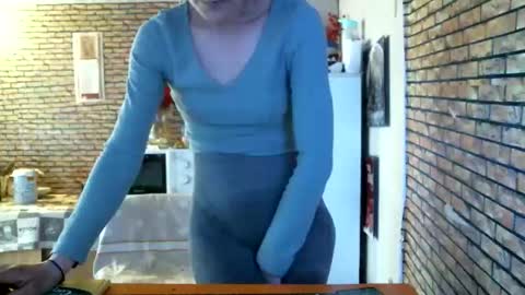 Snapshot of real_coupl3 chatting on 03/25/26, 07:25 real_coupl3 online show from 03/25/26, 07:25