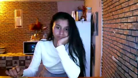 Snapshot of real_coupl3 chatting on 03/25/26, 08:15 real_coupl3 online show from 03/25/26, 08:15