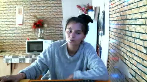 Snapshot of real_coupl3 chatting on 04/05/26, 10:45 real_coupl3 online show from 04/05/26, 10:45