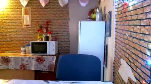 Snapshot of real_coupl3 chatting on 04/21/26, 11:27 real_coupl3 online show from 04/21/26, 11:27