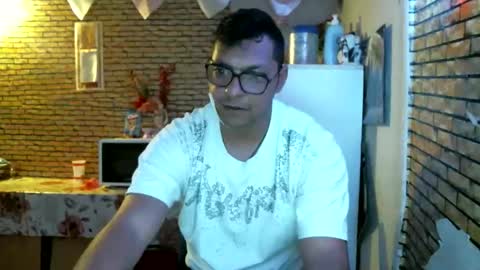 Snapshot of real_coupl3 chatting on 04/28/26, 03:22 real_coupl3 online show from 04/28/26, 03:22