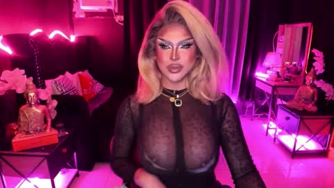 Snapshot of real_dom_phuta chatting on 11/20/25, 01:06 Miss Katrina De Futah Goddess of HELL online show from 11/20/25, 01:06