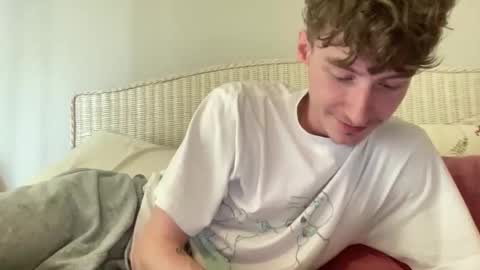 Snapshot of realbeaumance chatting on 04/10/26, 04:33 realbeaumance online show from 04/10/26, 04:33