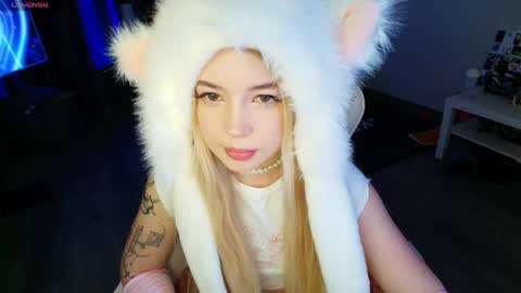 Snapshot of realeva chatting on 05/02/26, 06:35 call me Eva 3 online show from 05/02/26, 06:35