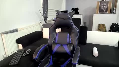 Ask me online show from 09/10/25, 03:39