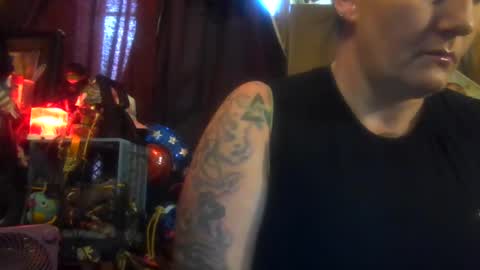 Snapshot of reallyredrum69th chatting on 10/01/25, 08:59 reallyredrum69th online show from 10/01/25, 08:59