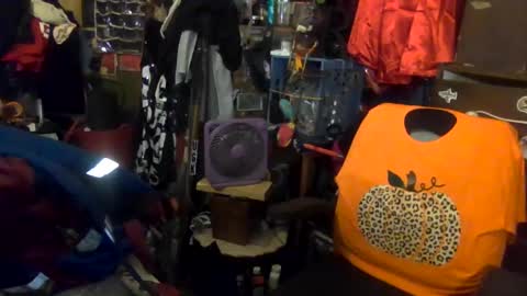 Snapshot of reallyredrum69th chatting on 10/22/25, 04:24 reallyredrum69th online show from 10/22/25, 04:24